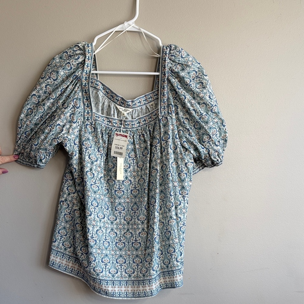 Max Studio Blue and White Patterned Blouse